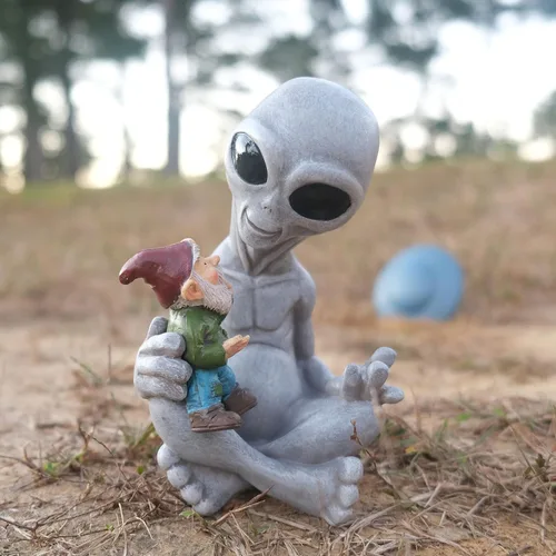 Miniatura 8 de Andre' & Fritz Friendship Stories - Estatua de jardín de extraterrestres y gnomos, poliresina de 6.5 pulgadas de alto x 4 pulgadas de ancho x 3.5
