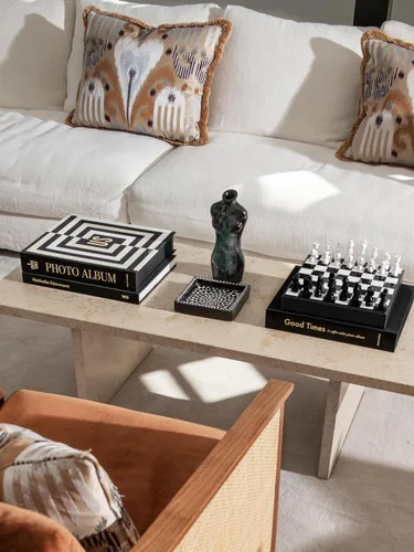 Miniatura 7 de PrintWorks Art of Chess – Juego de ajedrez de madera en blanco y negro con tablero acrílico – Elegante juego de mesa de café para adultos y familias