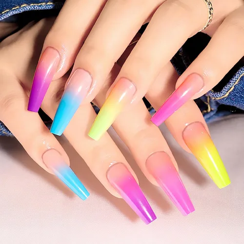 Miniatura 18 de Uñas postizas a presión de color rojo vino brillante, uñas postizas largas de almendra, uñas postizas onduladas doradas irregulares con pegamento