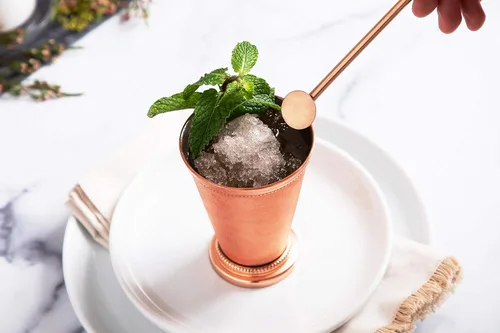 Miniatura 7 de Sol Living Juego de 4 tazas de julep de menta, con forro de acero inoxidable de 12 onzas, tazas de cobre hechas a mano Kentucky Derby, juego