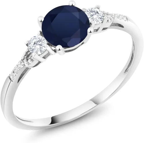 Gem Stone King Anillo de compromiso de 3 piedras de oro blanco de 10 quilates con zafiro y zafiro blanco creado con 3 piedras para mujer (1.15