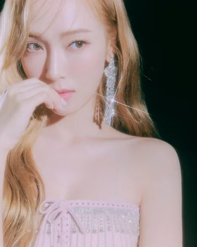 Miniatura 6 de Jessica Beep Beep 4th Mini álbum CD+Photobook+Papel de letras+Tarjeta fotográfica+Póster plegado en el paquete+Seguimiento sellado (versión dorada)