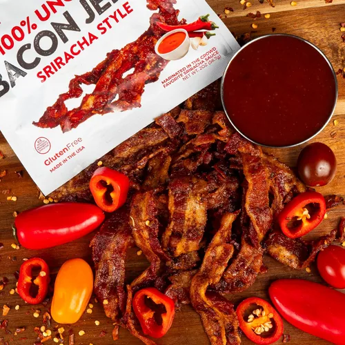 Miniatura 9 de Sriracha - Carnívoro con sabor a tocino, 0.42 oz de proteína por bolsa, tierno y fácil de masticar, tocino totalmente cocido, hecho en Estados