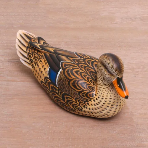 Miniatura 7 de NOVICA Estatuilla de madera artesanal hecha a mano pintada de pato malardo hembra de Bali Brown Indonesia escultura temática animal NAT Geo Decor