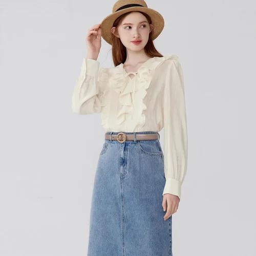 Miniatura 19 de Cinturón de cuero clásico con hebilla de metal para mujer con vestido de jeans