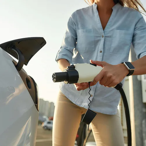 Miniatura 3 de Schumacher Electric Adaptador NACS para cargadores EV compatibles J1772, para cargadores de nivel 1 y nivel 2, tamaño compacto, carga tu Tesla desde