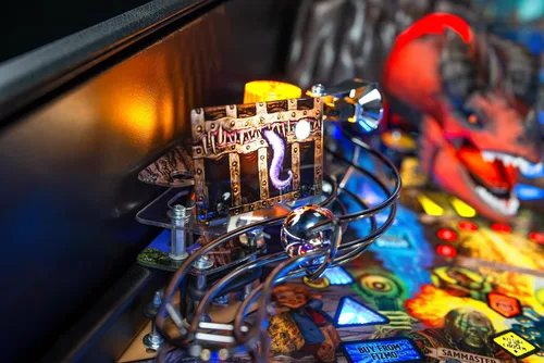 Miniatura 9 de Stern Pinball Calabozos y dragones con información privilegiada conectada, Pro Edition Arcade Pinball Machine