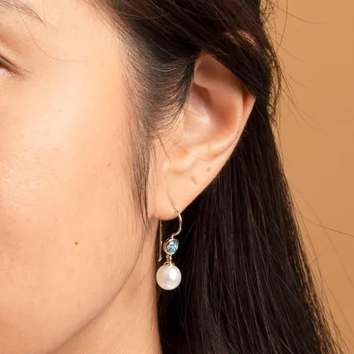 Miniatura 2 de Peora Aretes colgantes de oro amarillo de 14 quilates, perlas blancas cultivadas en agua dulce de 0.315 in y topacio azul suizo genuino para mujer