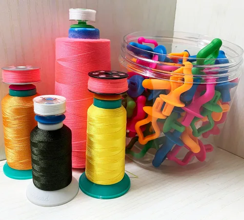Miniatura 6 de HimaPro Soportes de carrete de hilo de silicona para evitar que las colas de rosca se desenrollen, no más extremos sueltos (60 soportes en un cubo)