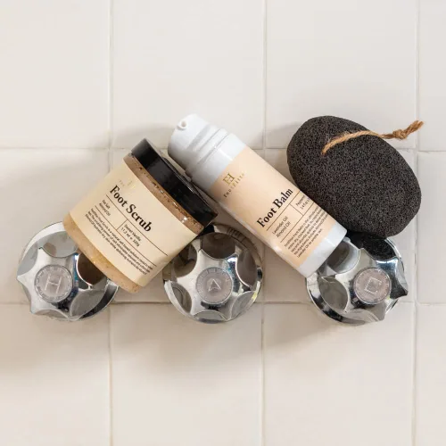 Miniatura 4 de FootFitter Bálsamo reparador de pies con aceites esenciales naturales para piel seca, talones y dedos agrietados, exfolia, hidrata, cura y restaura