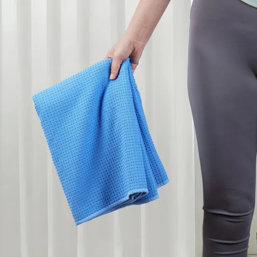 Miniatura 7 de MICROFI Toalla Estera de Microfibra para Yoga Caliente, 24 x 72 pulgadas, con Agarre de Silicona Antideslizante, Correas Elásticas de Ajuste Seguro