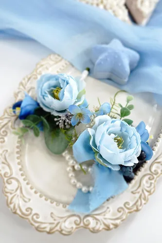 Miniatura 5 de Ansofi Juego de ramillete de peonía y boutonniere azul claro, pulseras de ramillete de flores artificiales para graduación, pulsera de ramillete