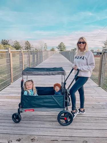 Miniatura 6 de Radio Flyer - Vagón para niños, cochecito de bebé, juguetes para exteriores para niños de 1 a 3 años, carrito rodante, carrito de playa con ruedas