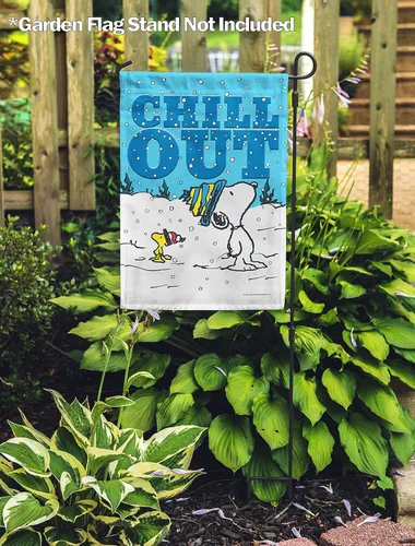 Miniatura 2 de Flagology, Peanuts Chill Out - Bandera de jardín de invierno, 12 x 18 pulgadas, con licencia oficial de cacahuetes, multicolor