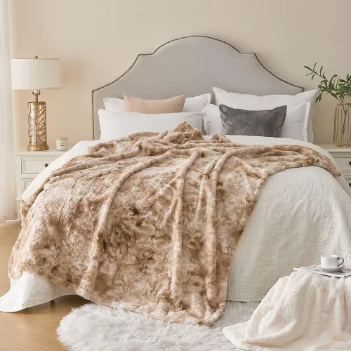 Krifey Manta de piel sintética de gran tamaño, súper suave y acogedora, manta mullida de lujo para cama, felpa para mujeres, color beige mármol, 60