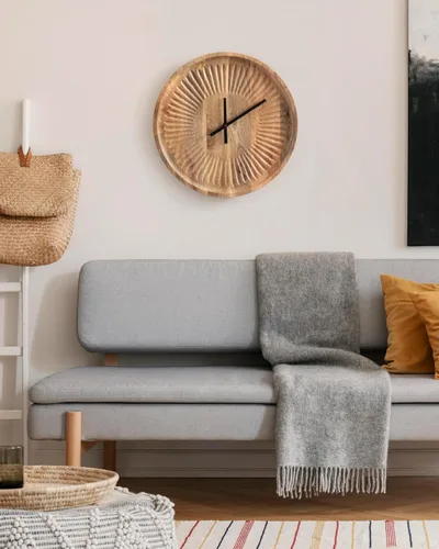 Miniatura 4 de Kate and Laurel Grear Modern - Reloj de pared redondo sin números, 17 pulgadas de diámetro, madera natural, reloj decorativo de madera tallada