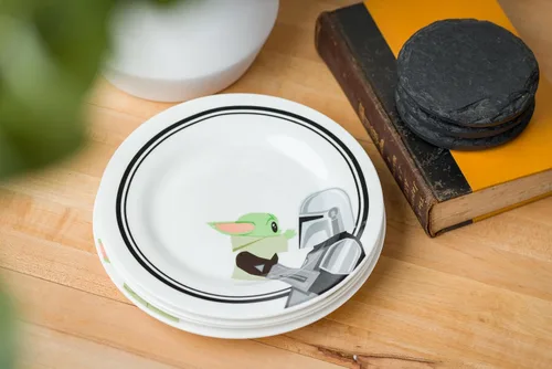 Miniatura 10 de Silver Buffalo Star Wars The Mandalorian and The Child Baby Yoda Grogu - Juego de 4 platos de cerámica con borde de 8 pulgadas El mandaloriano