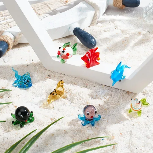 Miniatura 5 de NBEADS 8 figuras de cristal de vida marina, mini figuras marinas de vidrio en miniatura, manta raya/mariposa/morsa/delfín/pulpo/pez, hecho a mano