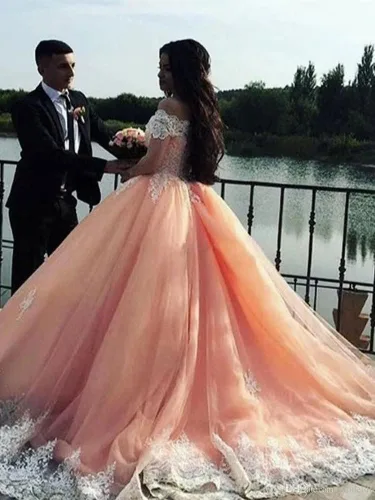 Miniatura 5 de XYAYE Vestidos de quinceañera con hombros descubiertos, vestidos de baile de tul hinchados con encaje de tren, vestido largo de graduación para mujer