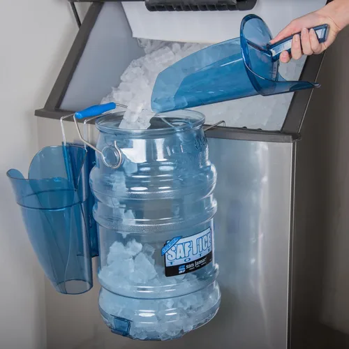 Miniatura 5 de San Jamar SI9500 Saf-T-Scoop de policarbonato solamente, 64oz a 86oz, para máquina de hielo