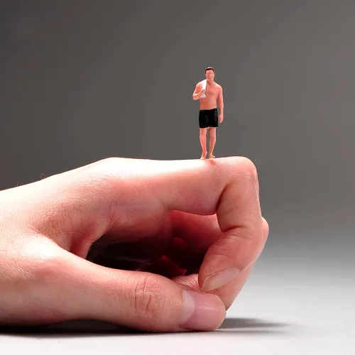 Miniatura 9 de Figuras en miniatura a escala 1:64, figura de acción de diorama de personas pequeñas, accesorios de escena de resina, muñequeras, figuras de Chica