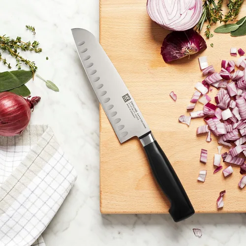 Miniatura 4 de ZWILLING Four Star - Cuchillo Santoku de borde hueco de 7 pulgadas, color negro y acero inoxidable