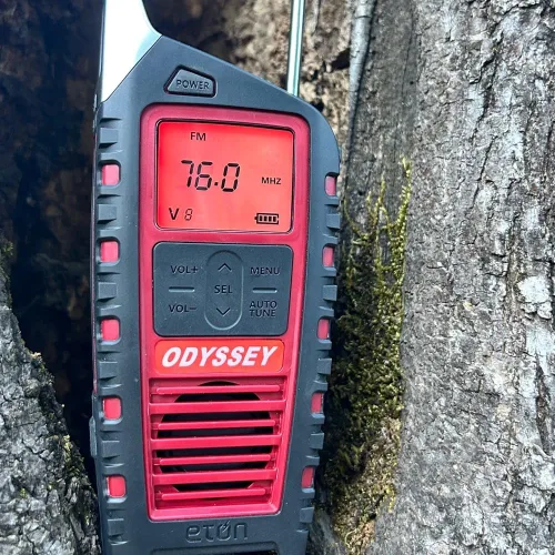 Miniatura 7 de Eton Odyssey Radio meteorológica NOAA con manivela, radio de emergencia de todas las bandas, radio tormenta de onda corta AM/FM, Bluetooth, cargador