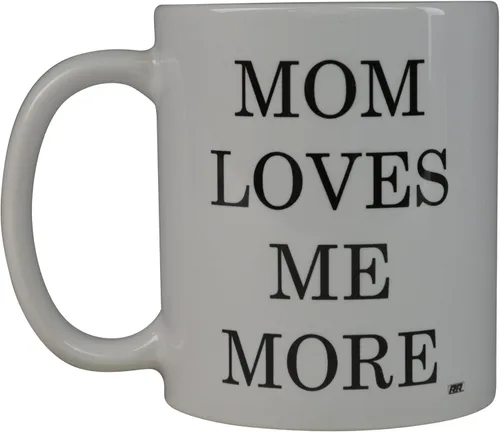 Rogue River divertida taza de café mamá me ama más novedad taza de desayuno, diseño de chica con texto en alemán para Brother sisteer o madre