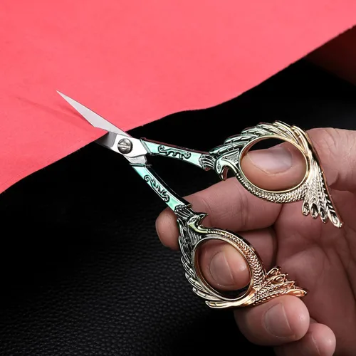 Miniatura 6 de YOUGUOM Tijeras de coser, pequeñas tijeras de bordado, tijeras de precisión afiladas para manualidades, punto de cruz, hilo de hilo, detalle