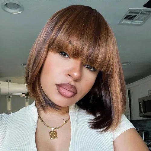 Miniatura 7 de QVR - Peluca de cabello humano corto estilo Bob con flequillo, 10 pulgadas, cabello lacio virgen brasileño hecho a máquina, sin encaje frontal