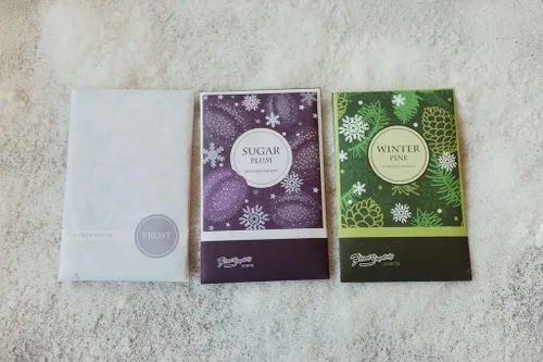 Miniatura 4 de Simplicity Scents Sachets Winter Wonderland - Paquete de 3 pinos de invierno, 3 heladas, 3 ciruelas de azúcar, paquete de 9 unidades, fragancia
