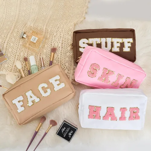 Miniatura 2 de Bolsas de maquillaje Preppy, trébol de piedra, 4 piezas, organizador de viaje, bolsa de parche, grande, letras universitarias, artículos de tocador
