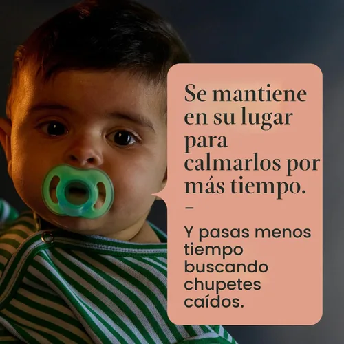 Miniatura 4 de Tommee Tippee Set de Chupetes Stay Put, Contiene 2 Chupetes StayPut Ultra-Light que Brillan en la Oscuridad y 2 Chupetes StayPut Ultra-Light, 0-6