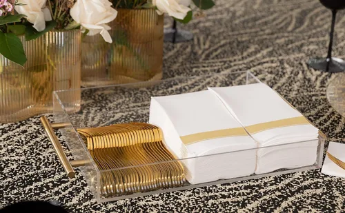 Miniatura 2 de Party Bargains Toallas desechables para invitados, paquete de 50, 13 x 16 pulgadas, color blanco con impresión dorada, toallas de mano de papel