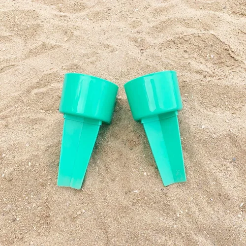 Miniatura 8 de Home Queen Portavasos de playa con bolsillo, soporte multifuncional para bebidas y lentes de sol, accesorio de playa, posavasos de arena, paquete