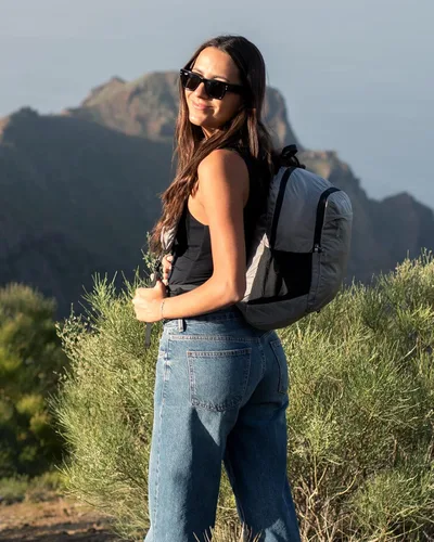Miniatura 6 de WATERFLY Mochila pequeña y ligera y plegable: 15L Mini mochila de senderismo plegable - Mochila de día compacta ultraligera para mujeres y hombres