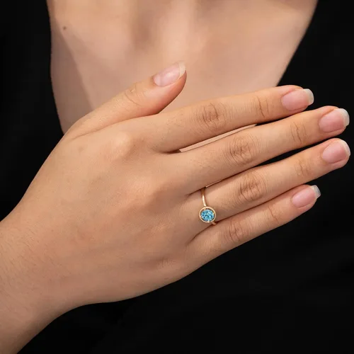 Miniatura 2 de Tienda Essentials Anillo de piedra natal de marzo de cristal importado de oro de 10 quilates (anteriormente colección Tienda)