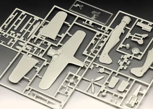 Miniatura 6 de Revell Set de modelos 63898 Focke Wulf Fw190 F-8 1:72 Escala 1:72 sin construir/sin pintar Kit de modelo de plástico con pegamento profesional