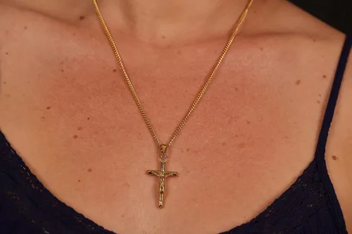 Miniatura 4 de Collar de cruz de crucifijo chapado en oro de 18 quilates, acero inoxidable 316L, cadena de 0.118 in con colgante de cruz., Oro, No es una piedra