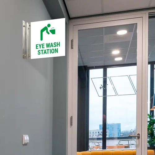 Miniatura 2 de Letrero de proyección de estación de lavado de ojos, doble cara, 6x6 pulgadas, ACM, con accesorio de níquel cepillado, fabricado en Estados Unidos