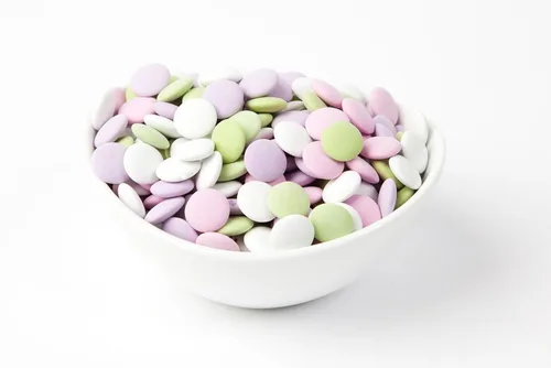 Bayside Candy Lentejas de menta – Mini lentejas de menta de chocolate pastel – Lentejas de menta de chocolate oscuro pastel (2.5 libras)