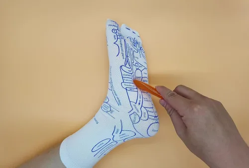 Miniatura 3 de Broman Calcetines de reflexología con pluma de acupresión con extremo Gua Sha, remedio para aliviar el dolor de pies, talla de mujer