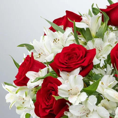 Miniatura 2 de Benchmark Bouquets - Rosas clásicas y alstroemeria (jarrón de cristal incluido) - Flores frescas para entrega al día siguiente - Regalo