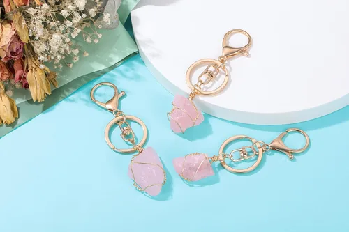 Miniatura 3 de Jovivi Llavero de piedra de cristal de cuarzo natural crudo envuelto en alambre irregular con piedras preciosas curativas para mujeres y hombres