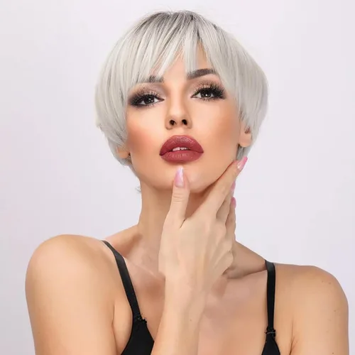 Miniatura 9 de Creamily Peluca corta rubia de corte Pixie con flequillo para mujer, pelucas sintéticas en capas onduladas con raíces oscuras para mujer, peluca
