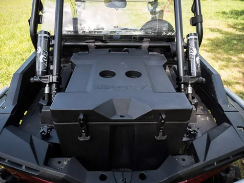 Miniatura 4 de SuperATV Enfriador trasero aislado de alta resistencia/caja de carga para Polaris RZR XP Turbo/XP 4 Turbo (2016+) - Tapa sellada mantiene el hielo