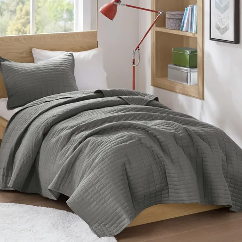 Miniatura 19 de Comfort Spaces Juego de edredón de tamaño King extragrande de color blanco de 120 x 118 pulgadas, colcha acolchada de microfibra ligera de verano