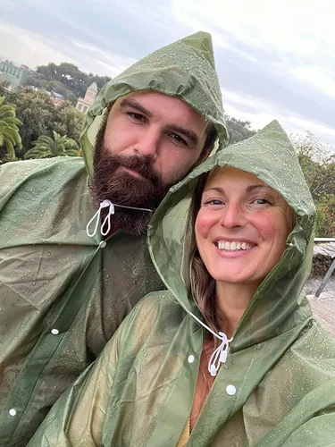 Miniatura 20 de Cosowe Ponchos de lluvia reutilizables para adultos, 2 piezas impermeables de emergencia para mujeres y hombres con capucha y cordón