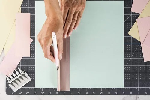 Miniatura 5 de Cricut TrueControl - Cuchillo para uso como cuchillo de precisión, cuchillo de manualidades, cuchillo de trinchar y cuchillo de pasatiempo