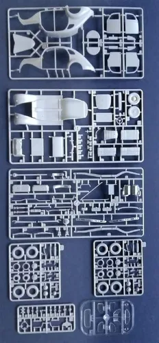 Miniatura 5 de Roden 818-1/35 - Ford V8-G81A Funkwagen, Maqueta de plástico